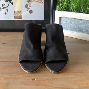 Lucky Brand black suede open toed sandals w/ heel